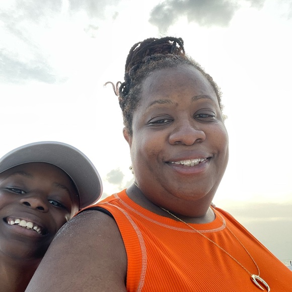 Meet your Posher, Melissa or Melisia - Picture 3 of 3